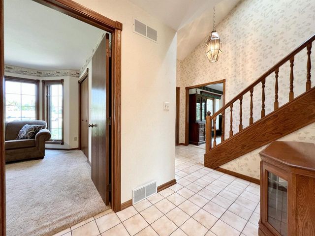 86 LEDGEBROOK DRIVE, Fond Du Lac, WI 54935