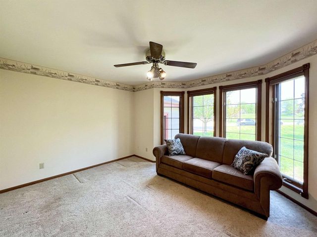 86 LEDGEBROOK DRIVE, Fond Du Lac, WI 54935