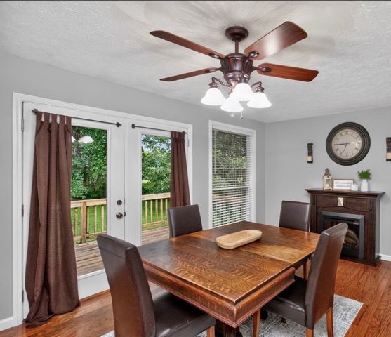 110 Needham Ln, Burns, TN 37029