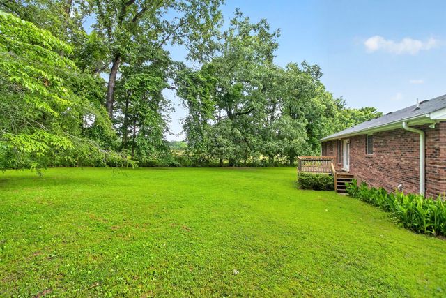 110 Needham Ln, Burns, TN 37029