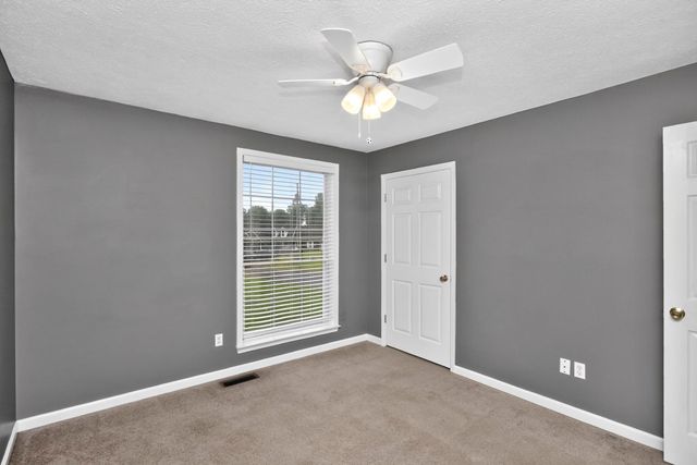 110 Needham Ln, Burns, TN 37029