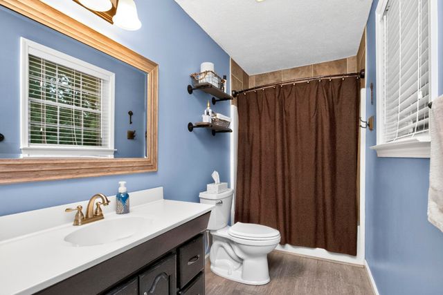 110 Needham Ln, Burns, TN 37029