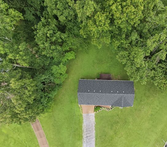 110 Needham Ln, Burns, TN 37029