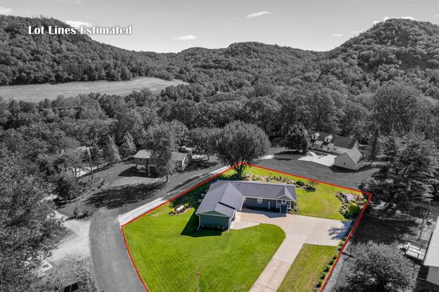 W770 Meadow Lane, Fountain City, WI 54629