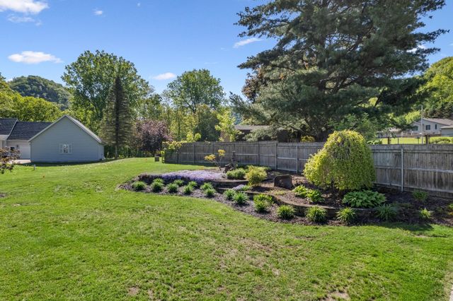 W770 Meadow Lane, Fountain City, WI 54629