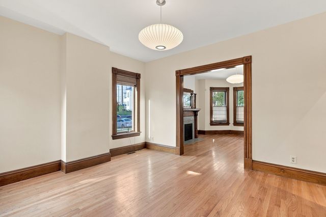 42 Clinton Ave, Holyoke, MA 01040