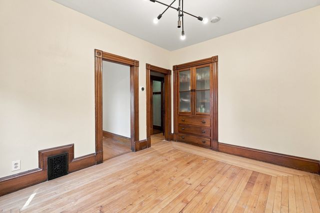 42 Clinton Ave, Holyoke, MA 01040