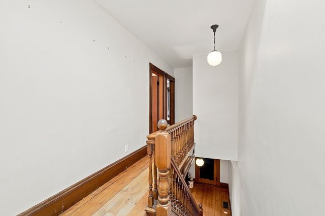 42 Clinton Ave, Holyoke, MA 01040