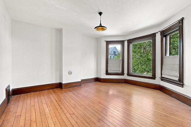 42 Clinton Ave, Holyoke, MA 01040