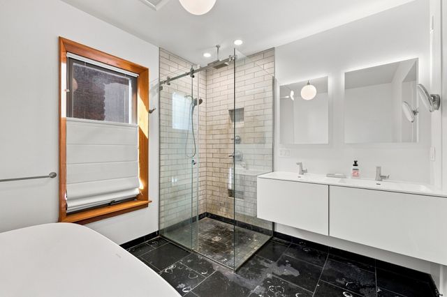 42 Clinton Ave, Holyoke, MA 01040