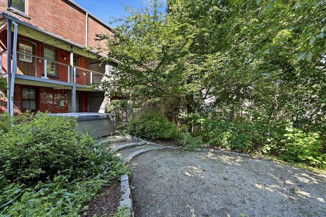 42 Clinton Ave, Holyoke, MA 01040