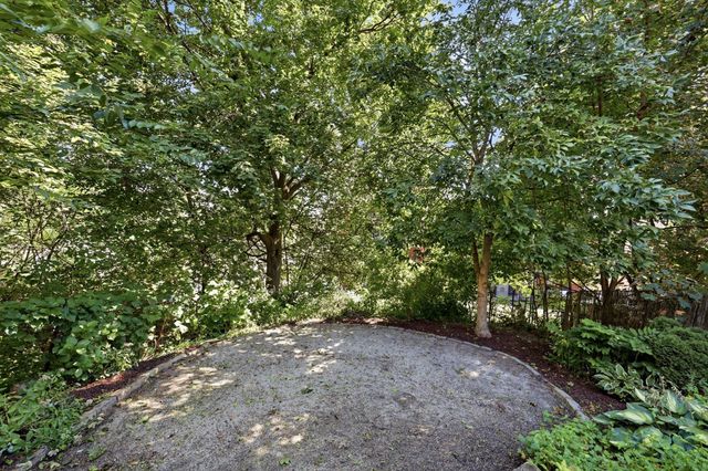42 Clinton Ave, Holyoke, MA 01040