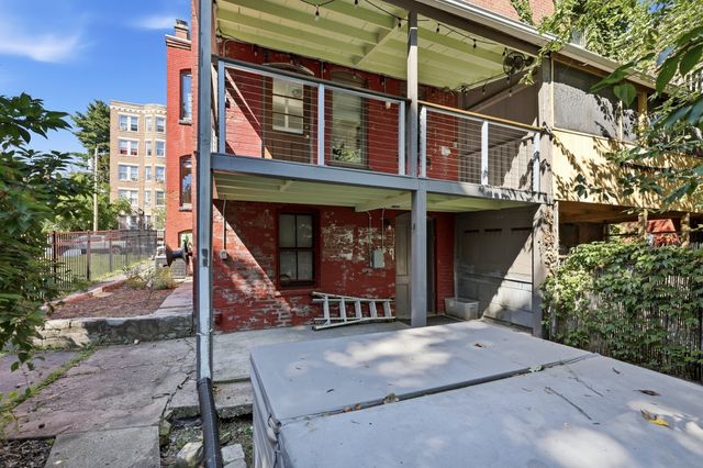 42 Clinton Ave, Holyoke, MA 01040