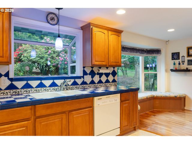 4259 AMBER Ct, Silverton, OR 97381
