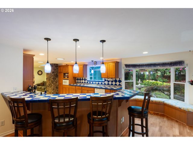 4259 AMBER Ct, Silverton, OR 97381