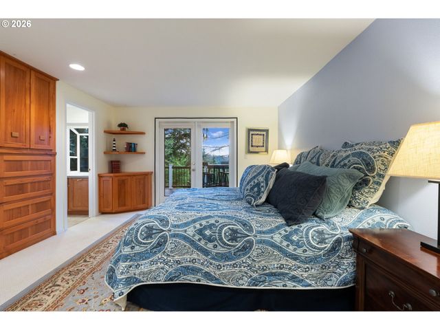 4259 AMBER Ct, Silverton, OR 97381