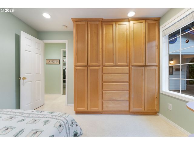 4259 AMBER Ct, Silverton, OR 97381