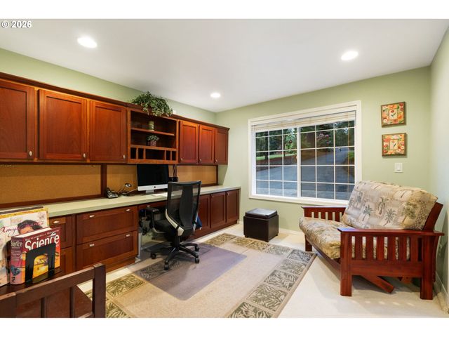 4259 AMBER Ct, Silverton, OR 97381