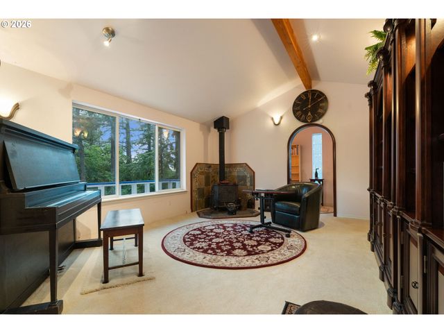4259 AMBER Ct, Silverton, OR 97381