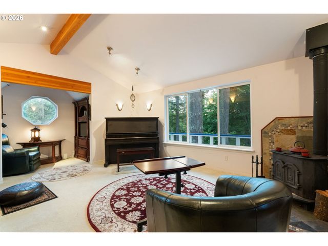 4259 AMBER Ct, Silverton, OR 97381