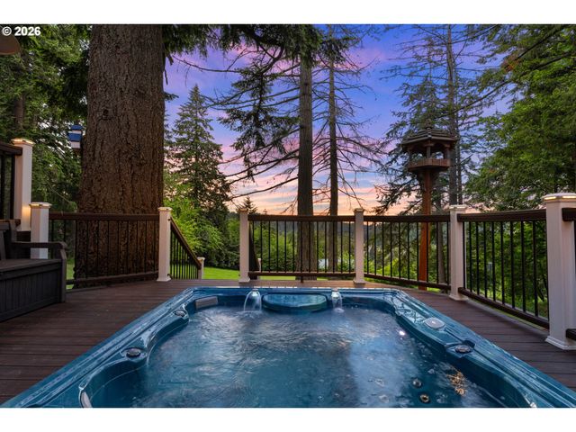 4259 AMBER Ct, Silverton, OR 97381
