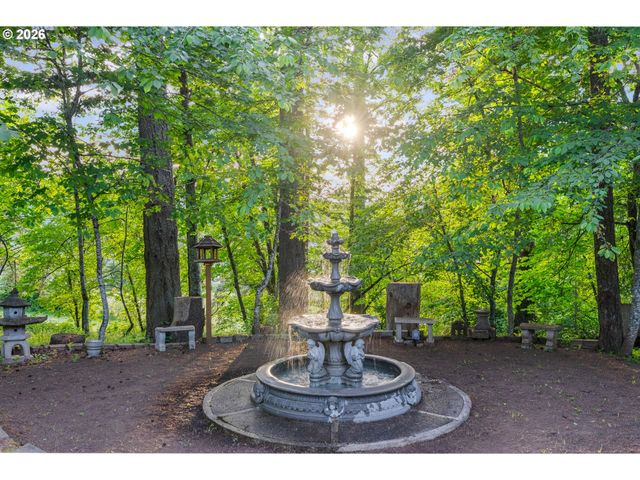 4259 AMBER Ct, Silverton, OR 97381