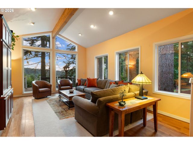 4259 AMBER Ct, Silverton, OR 97381