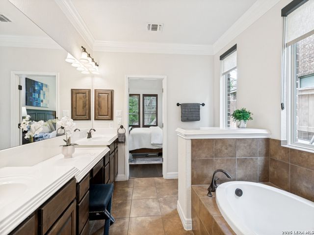 3519 CREST NOCHE DR, San Antonio, TX 78261
