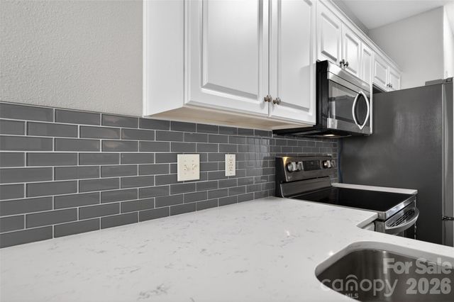 4071 Center Place Drive, Harrisburg, NC 28075