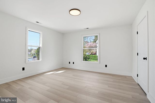 511 STERNER MILL RD, Feasterville Trevose, PA 19053