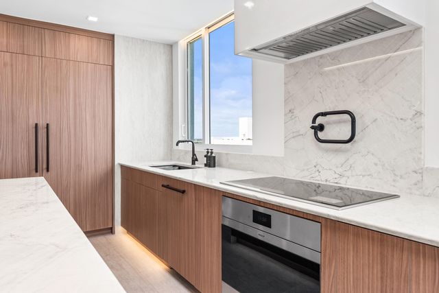 1551 N Flagler Drive 1501, West Palm Beach, FL 33401