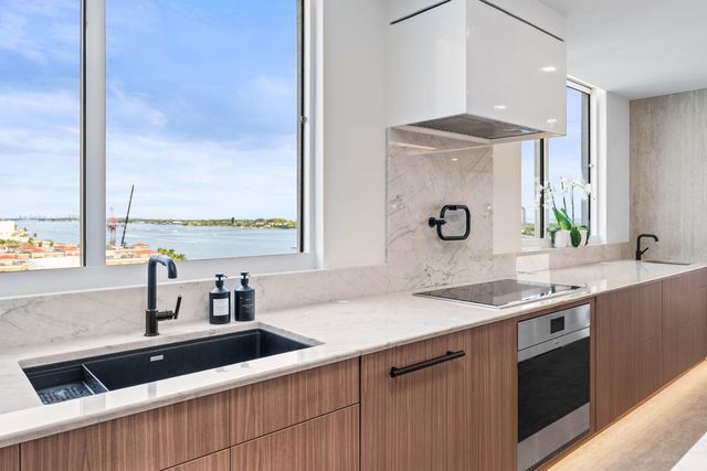 1551 N Flagler Drive 1501, West Palm Beach, FL 33401