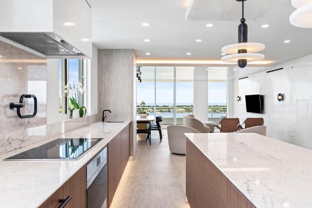 1551 N Flagler Drive 1501, West Palm Beach, FL 33401