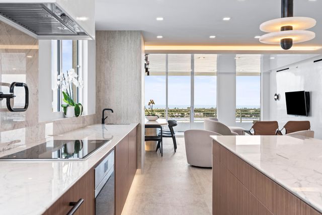 1551 N Flagler Drive 1501, West Palm Beach, FL 33401