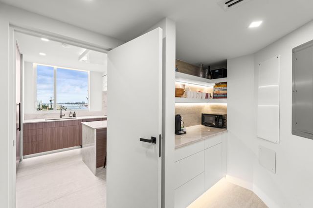 1551 N Flagler Drive 1501, West Palm Beach, FL 33401