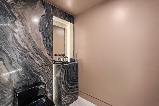 1551 N Flagler Drive 1501, West Palm Beach, FL 33401