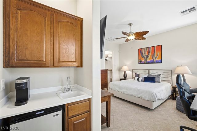 2372 Hardin Ridge Drive, Henderson, NV 89052