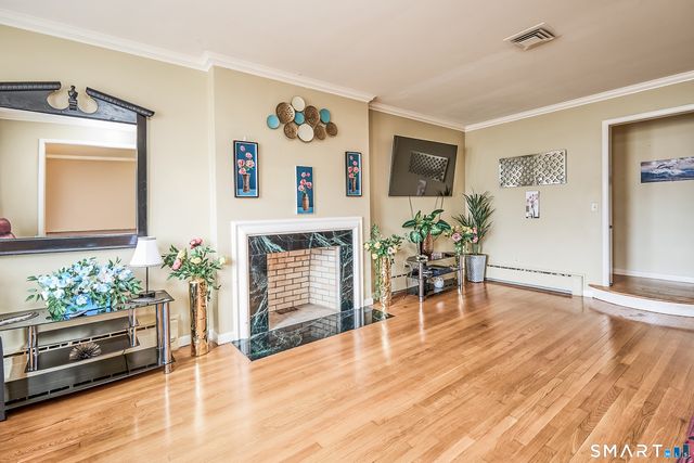 523 West Jackson Avenue, Bridgeport, CT 06604