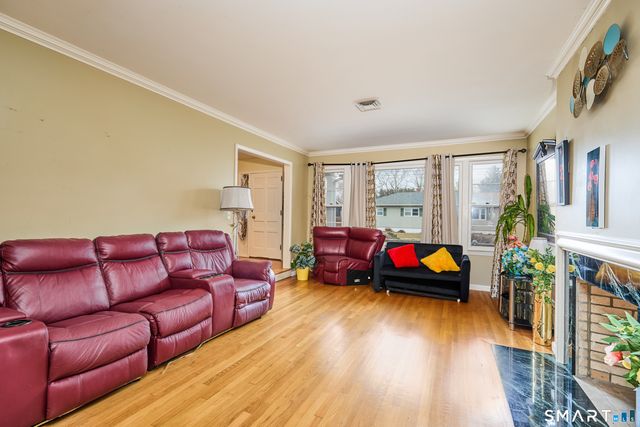 523 West Jackson Avenue, Bridgeport, CT 06604