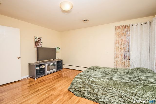 523 West Jackson Avenue, Bridgeport, CT 06604