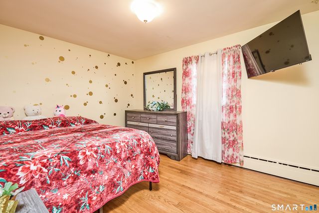 523 West Jackson Avenue, Bridgeport, CT 06604