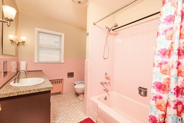 523 West Jackson Avenue, Bridgeport, CT 06604