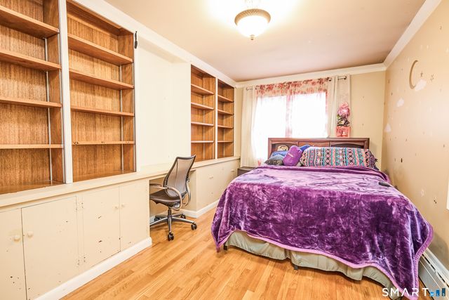 523 West Jackson Avenue, Bridgeport, CT 06604