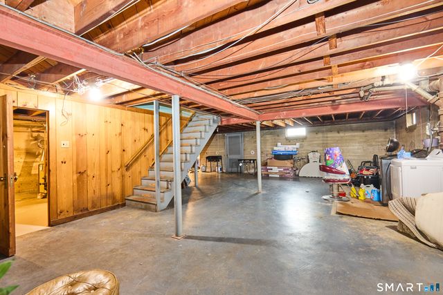 523 West Jackson Avenue, Bridgeport, CT 06604