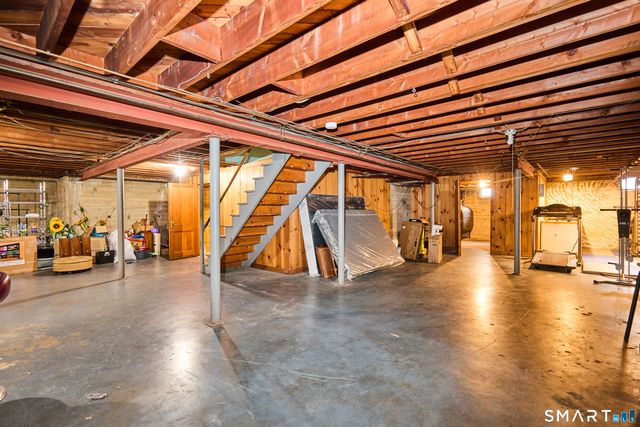 523 West Jackson Avenue, Bridgeport, CT 06604