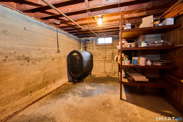 523 West Jackson Avenue, Bridgeport, CT 06604