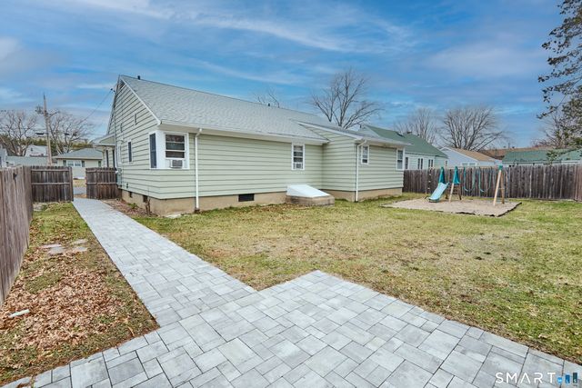 523 West Jackson Avenue, Bridgeport, CT 06604