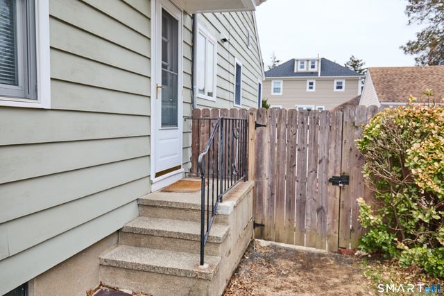 523 West Jackson Avenue, Bridgeport, CT 06604