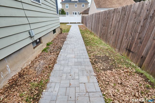 523 West Jackson Avenue, Bridgeport, CT 06604