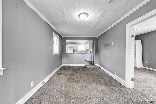 8676 Robindale Avenue, Dearborn Heights, MI 48127